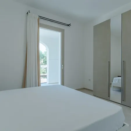 Le Conchiglie With Pool By Wonderful Italy Ольбия