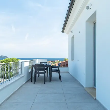 아파트 Le Conchiglie With Pool By Wonderful Italy *